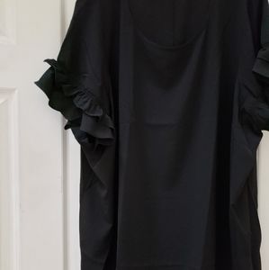 NWOT Ruffled sleeve blouse 🎉🎉HP💕💕